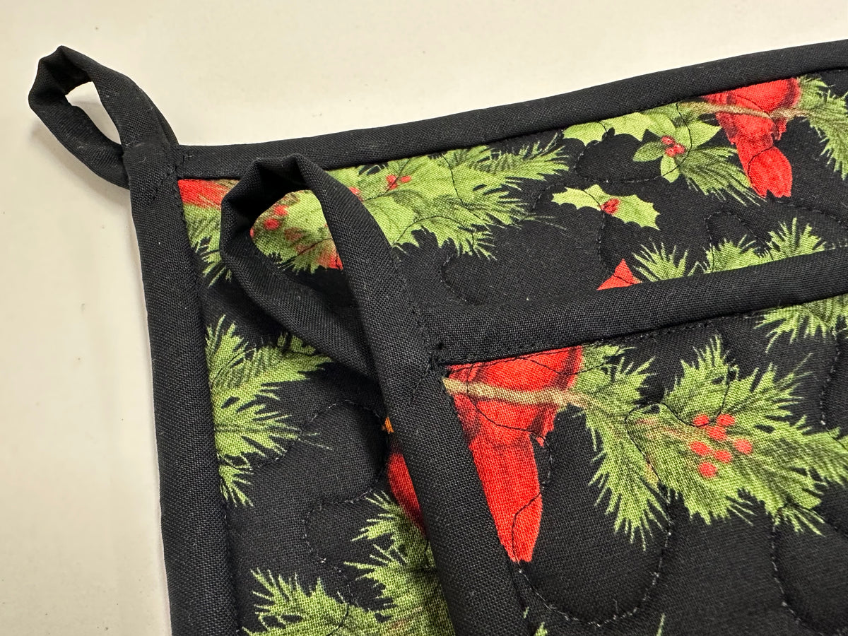 Christmas Cardinal Pot Holders, Set of 2, Handmade Baker Gift, Kitchen Accessories