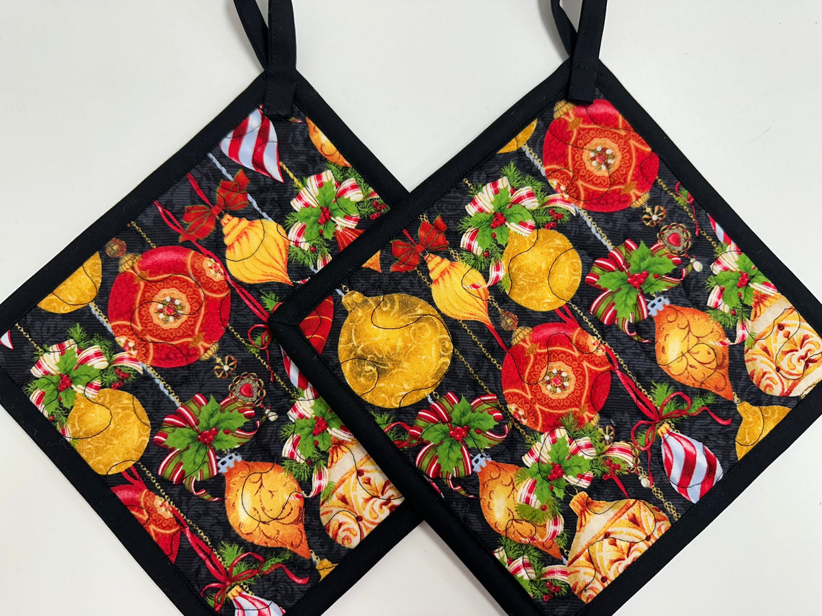 Christmas Ornament Pot Holders, Set of 2, Handmade Baker Gift, Kitchen Accessories