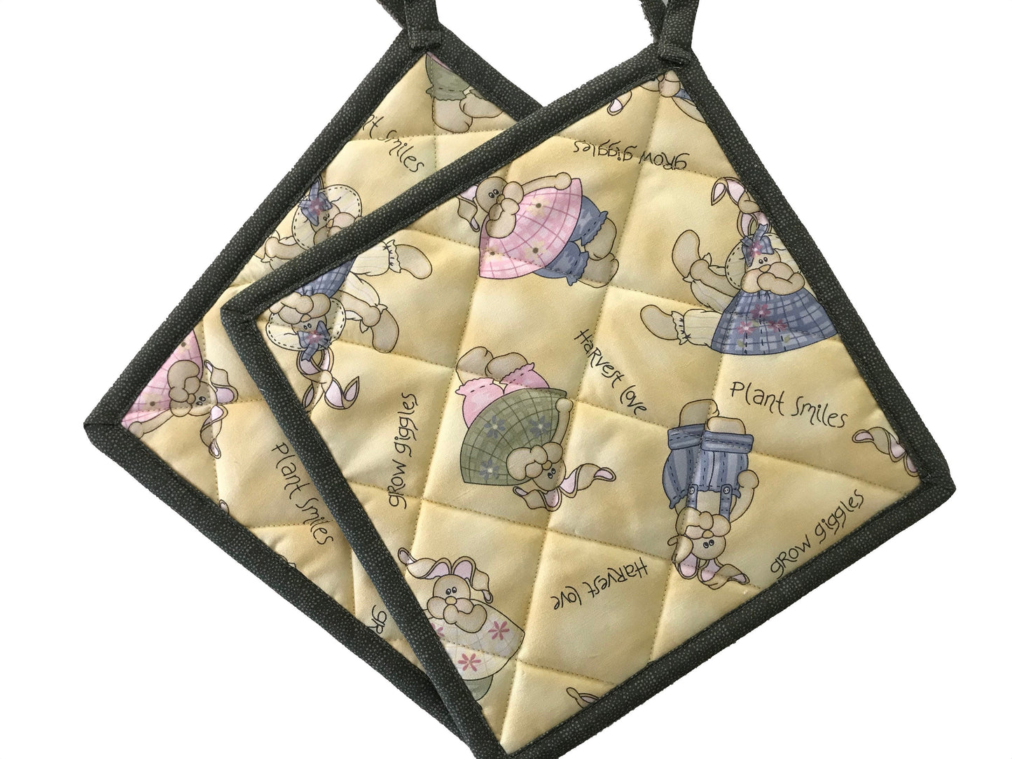 Easter Quilted Pot Holders: Handmade Fabric Hot Pads Set for Kitchen & Housewarming Gifts