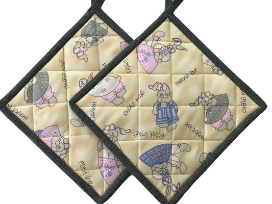 Easter Quilted Pot Holders: Handmade Set of 2 Fabric Kitchen Hot Pads