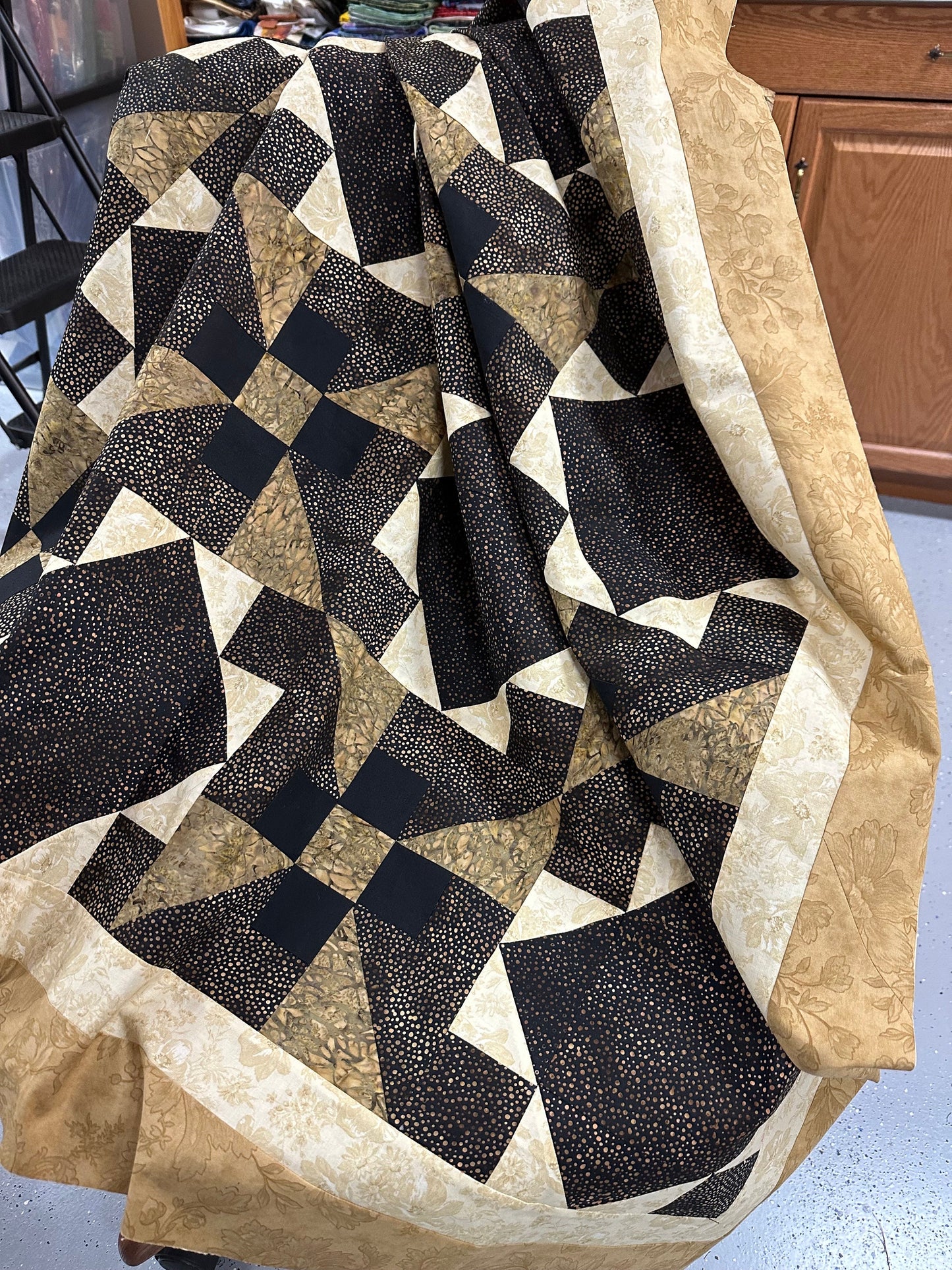 Handmade Patchwork Quilt Top: Black, Brown, Cream Floral Lap Throw (60x70 inches)